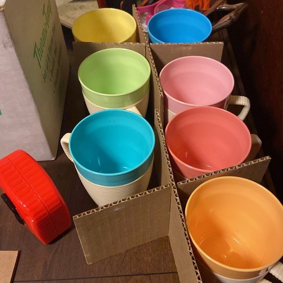 Thermo-Temp set of 8 mugs keep drinks hot or cold Vintage - Picture 11 of 14